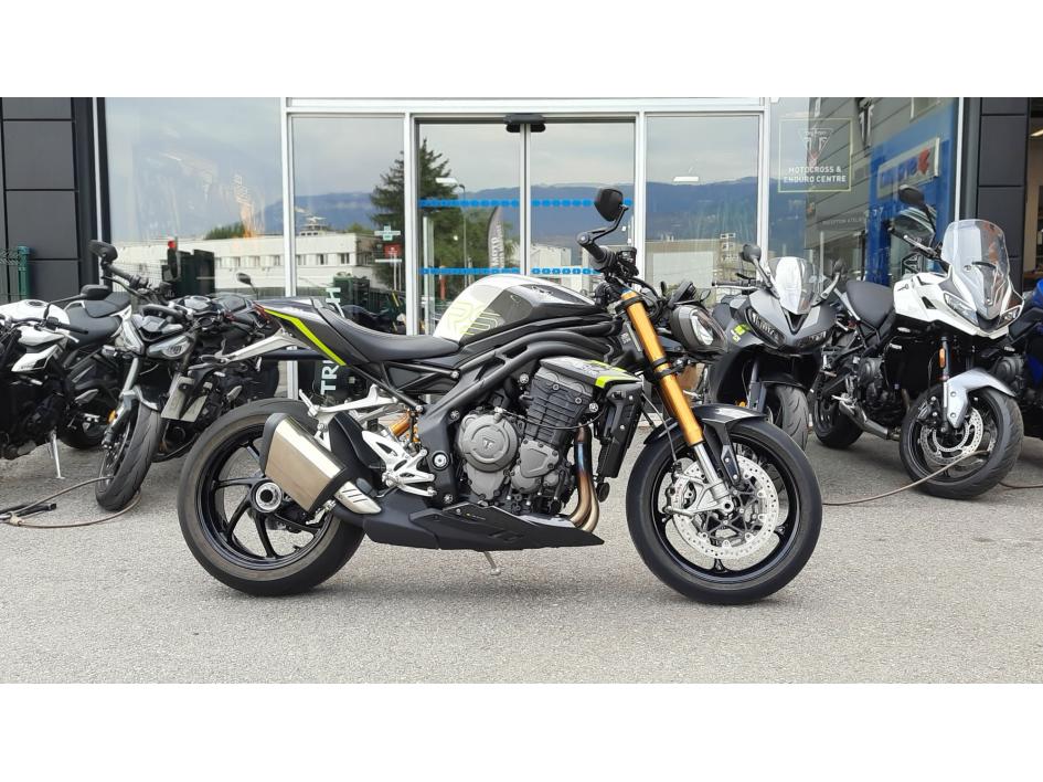 TRIUMPH SPEED TRIPLE 1200 RS