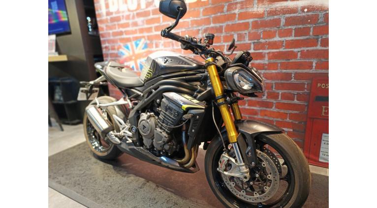 TRIUMPH SPEED TRIPLE 1200 RS