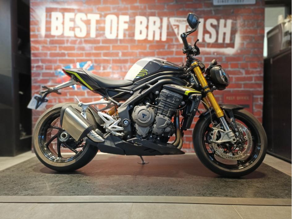 TRIUMPH SPEED TRIPLE 1200 RS
